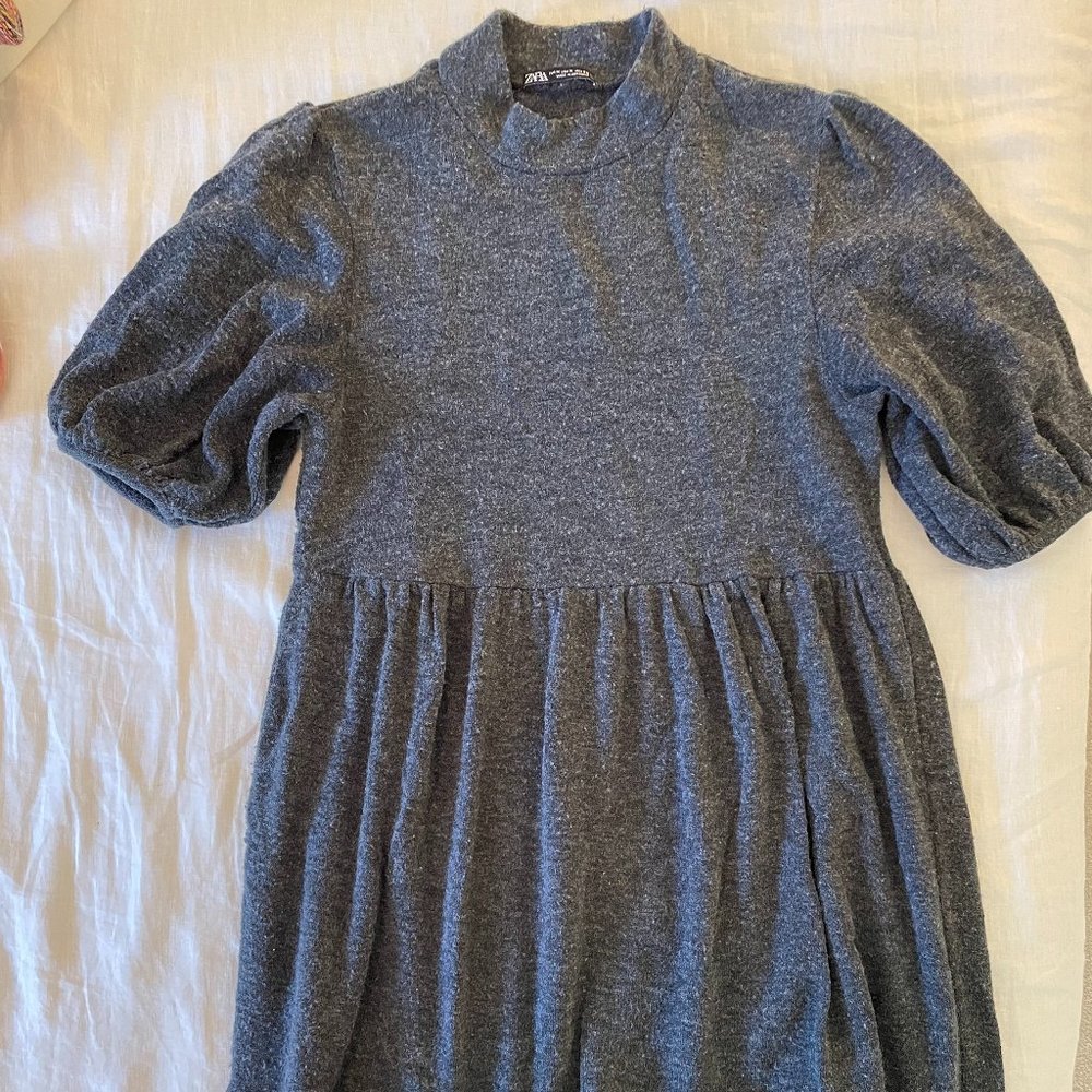 Midi dress in grey from Zara, perfect for fall